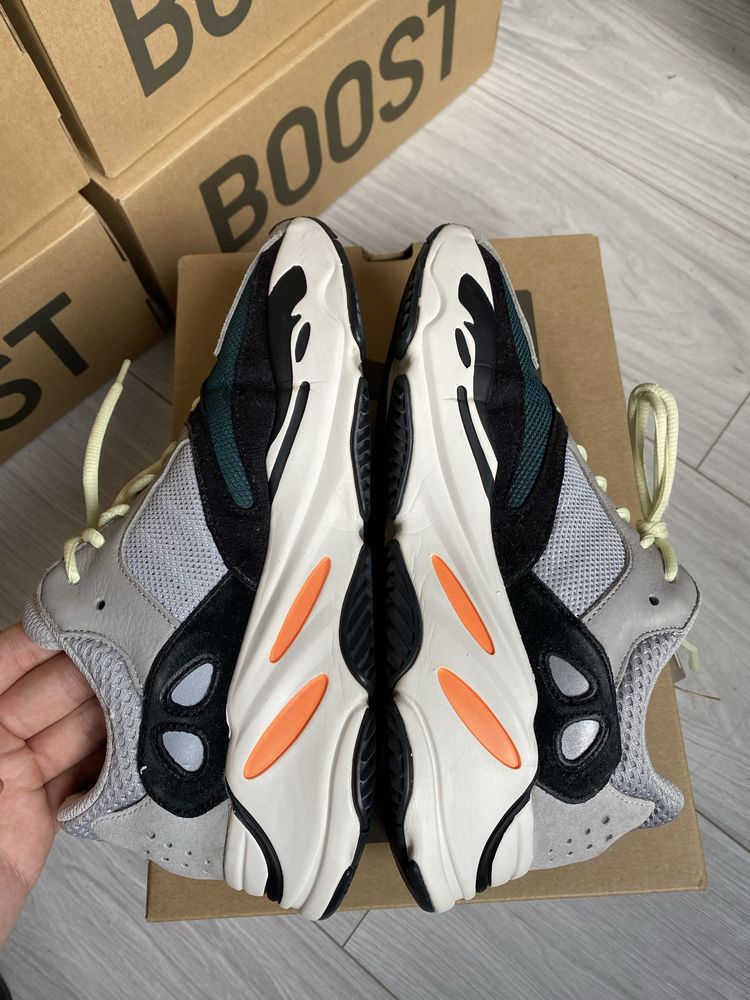 Adidas Yeezy Boost 700 V1 Wave Runner sneakersy