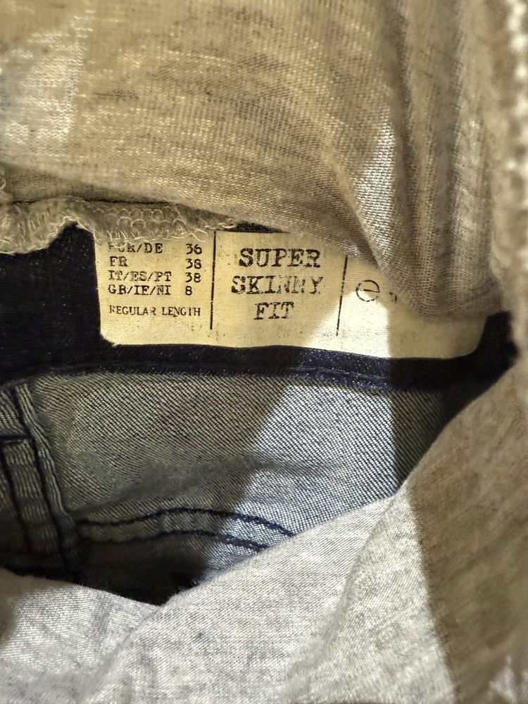 Calças jeans de pré-mamã
