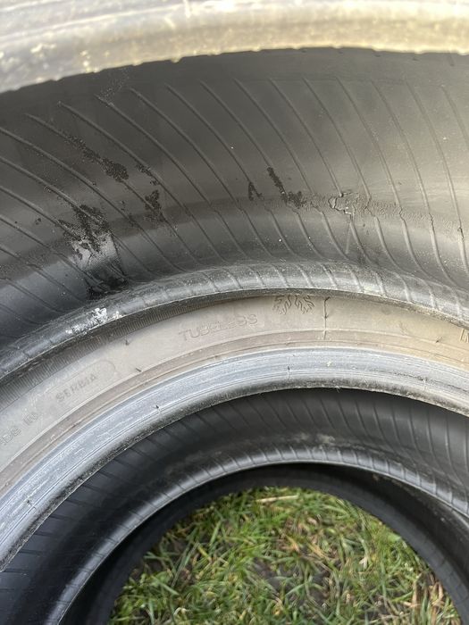 Зимові шини 205/55/R16 продається комплектом