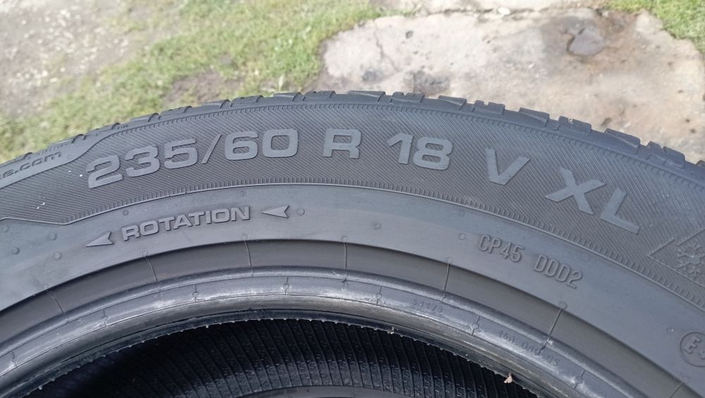 Зимові шини Uniroyal 235/60/R18 , комплект 4 шт