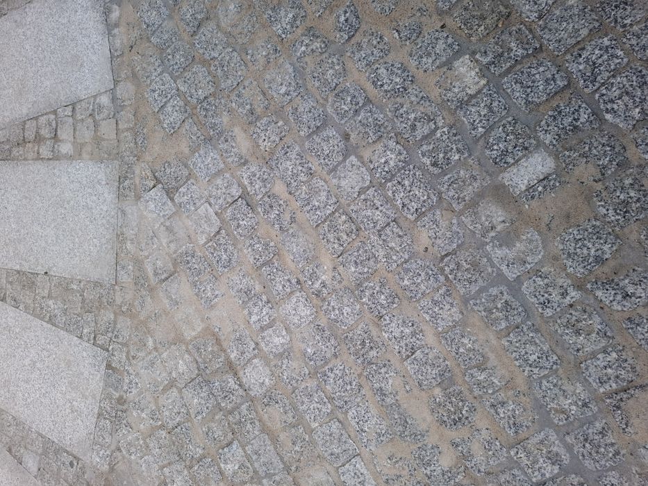 Kostka granitowa jasno szara I Gat Strzeg całość 2500zl8*10 cm 8*11 cm