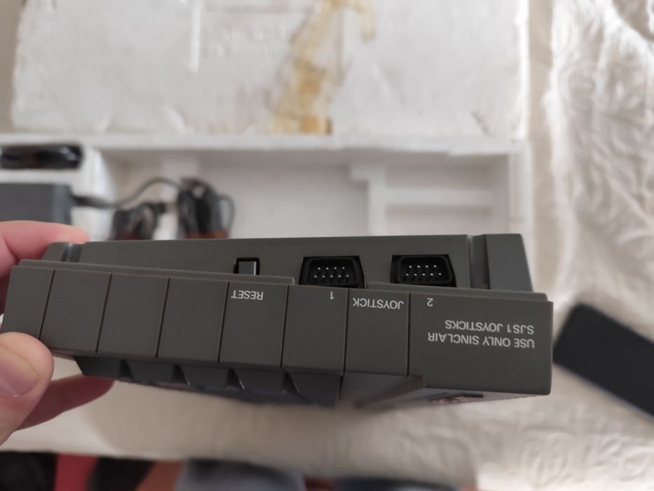 Spectrum ZX +2 a funcionar ainda com caixa.