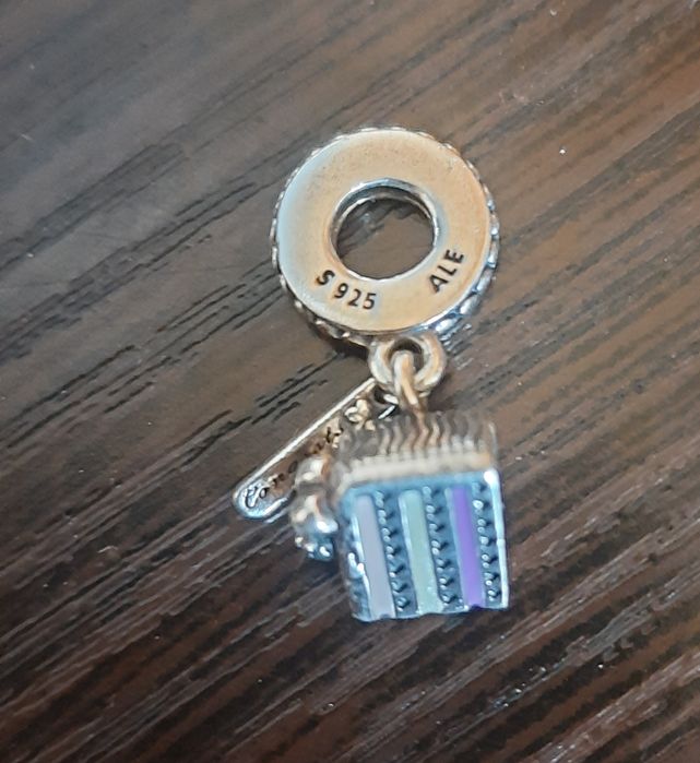 ШАРМ Підвіска Пандора Торт срібло 925 проба - Pandora Celebration Cake