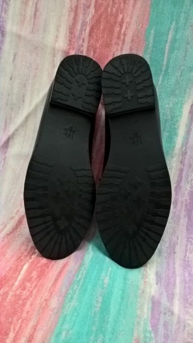 Sapatos pretos lefties