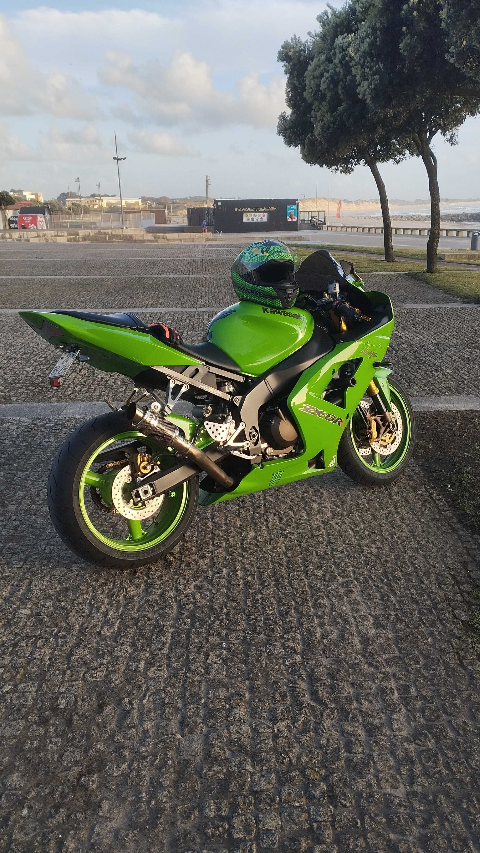 Kawasaki ZX6RR para venda