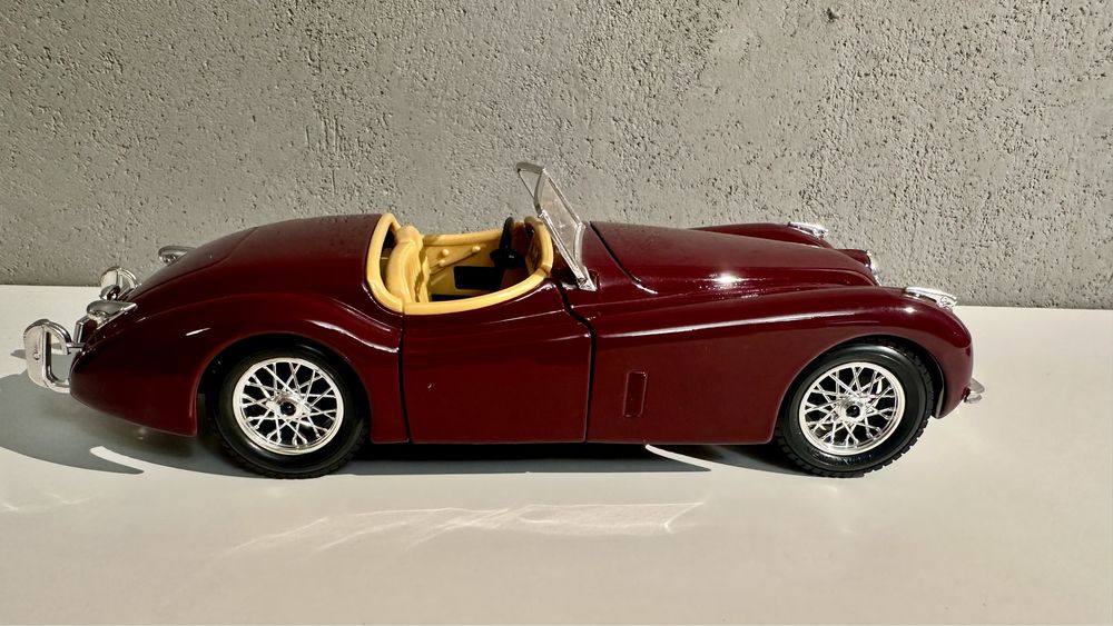 Model 1:24 Bburago Jaguar XK120 (1948)