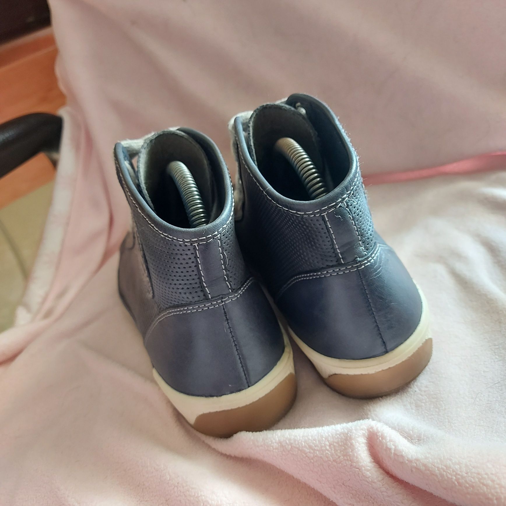 Кеды кроссовки ботинки marco tozzi 39p синие кожа
Размер 39 на ногу 25