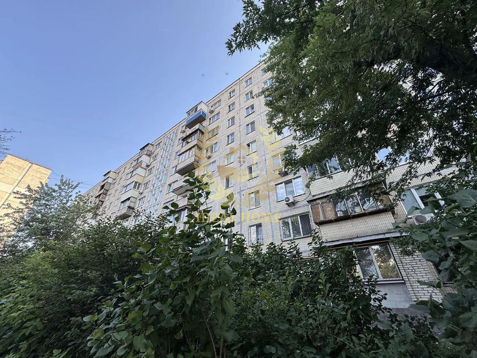 Продається 3-кімнатна квартира в Деснянському р-ні ( Лісовий масив )