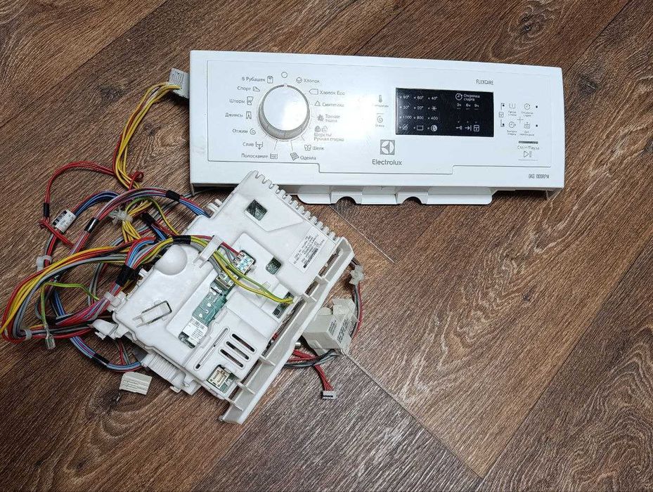 Запчастини до пральної машини Electrolux EWT1062IDW
