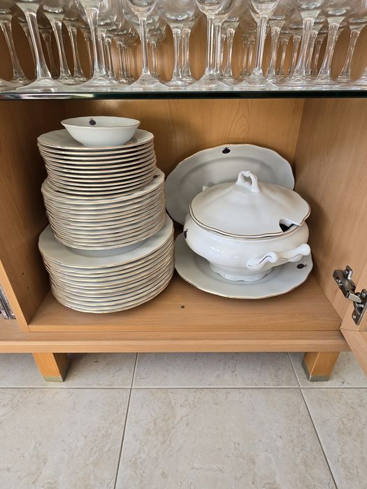 Vendo serviço de porcelana lindo