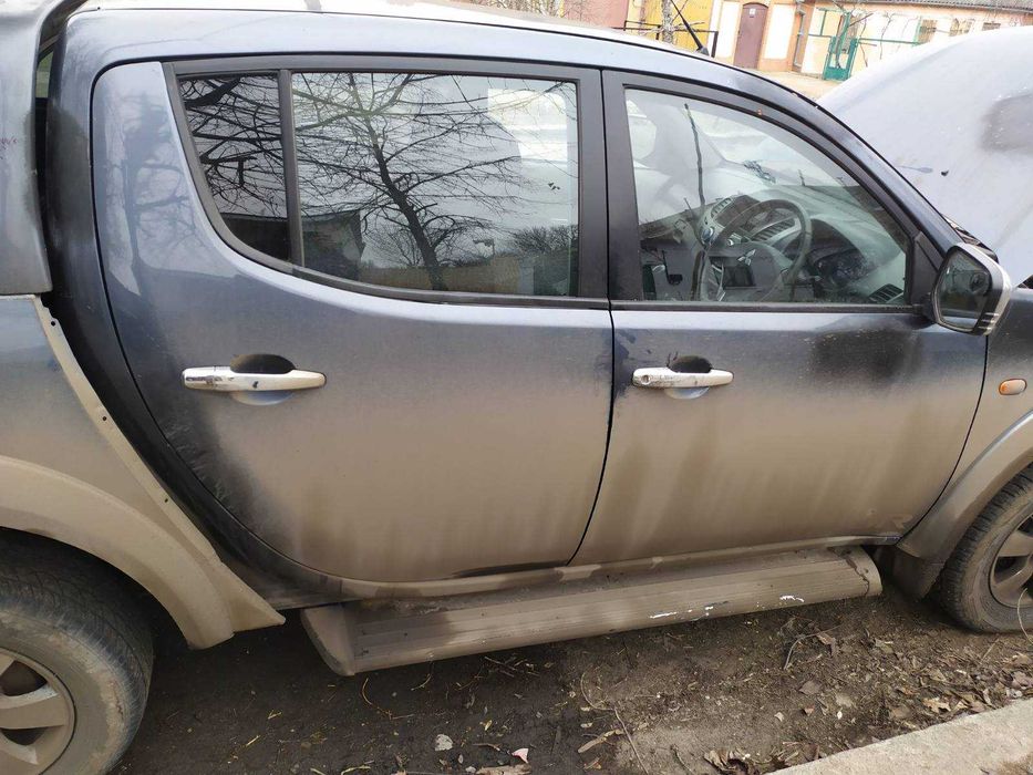 дверь  двері мицубиси л200 разборка l200 Mitsubishi двери