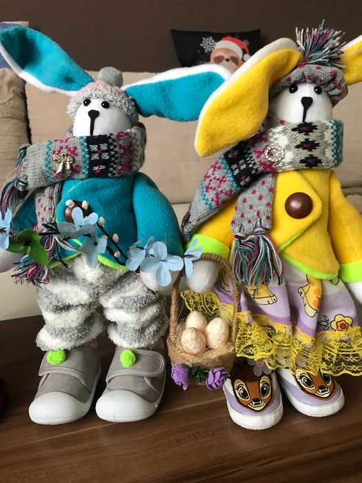 zestaw ręcznie robionych świątecznych króliczków