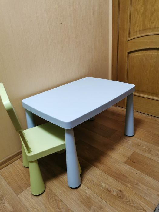 Детский столик  и стульчик ikea mammut