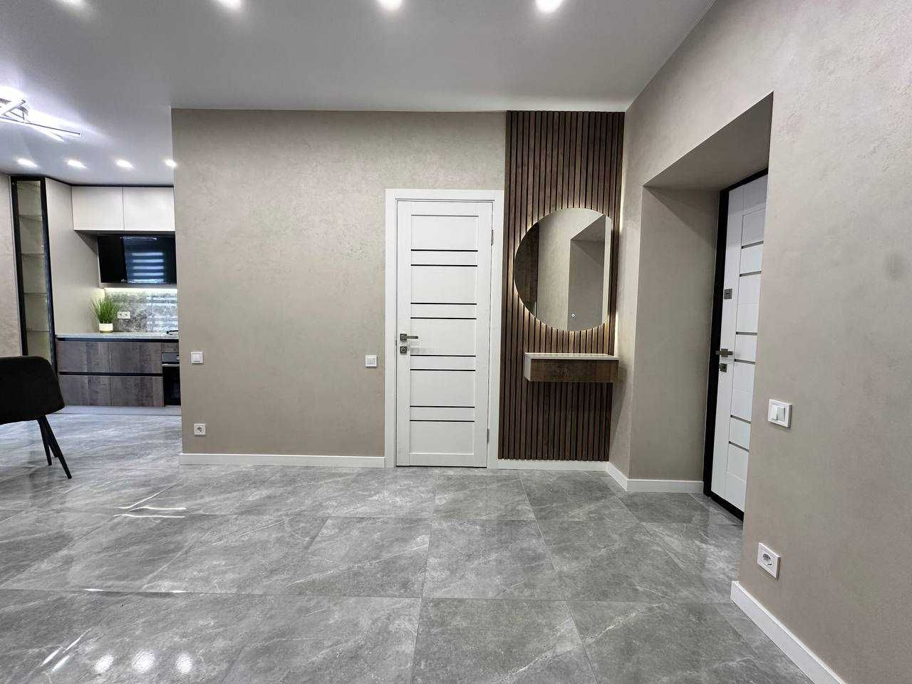 Продам ТОП квартира  51м2 Спальня + кухня-студия Днепровская Брама 2