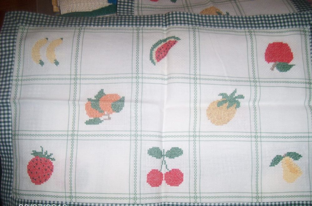 Panos bordados à mão