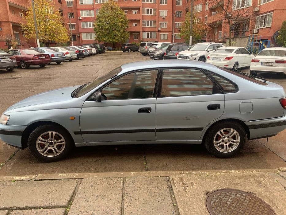 Toyota carina e 2.0 бензин