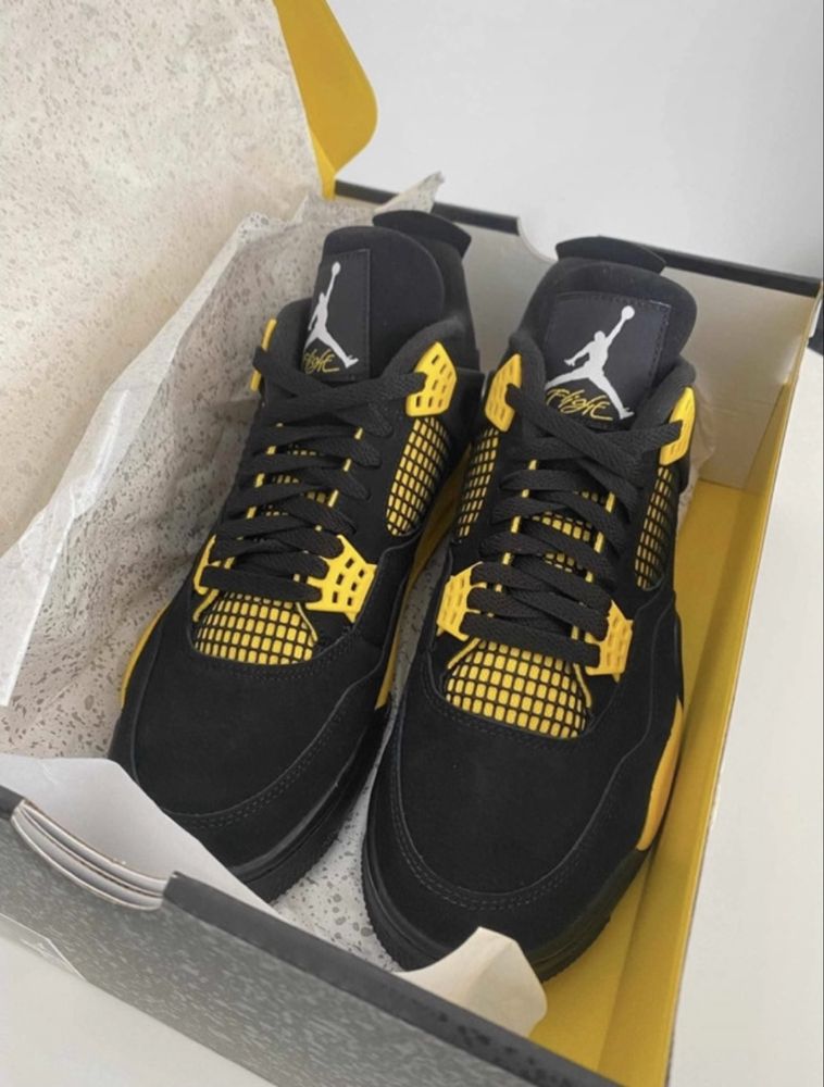 Nike Jordan 4 Retro