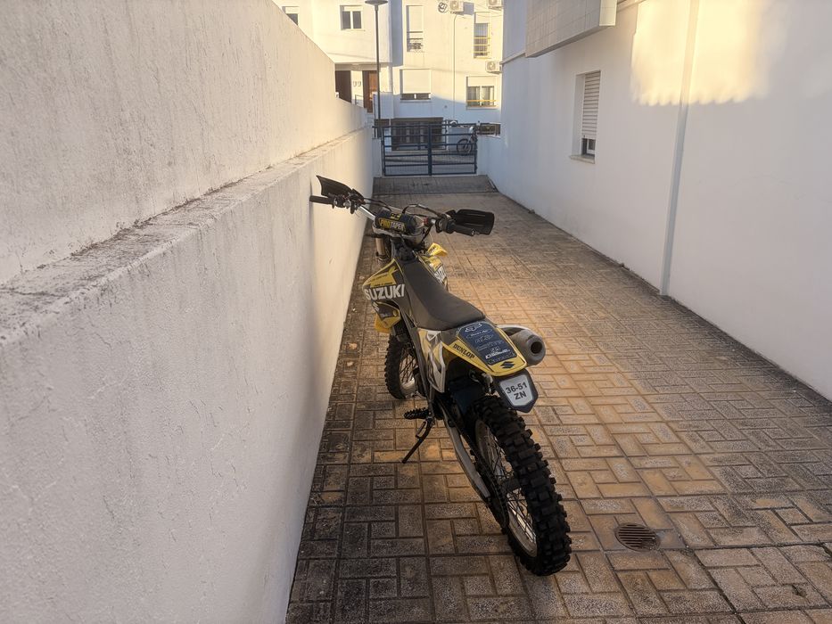 Suzuki RMZ 250 Matriculada