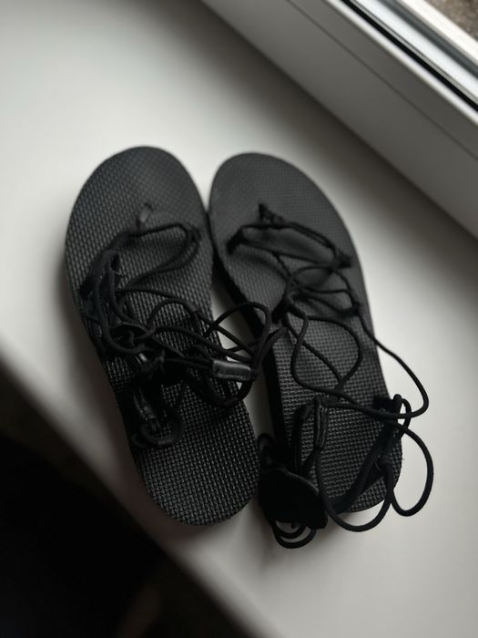 Сандалі Teva чорні на платформі