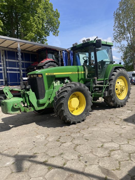 JOHN DEERE 8300 jak 8400 , 8200