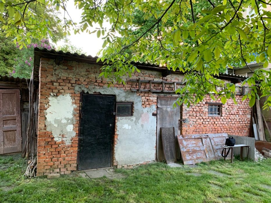 Будинок з приватизованою земельною ділянкою. Центр міста