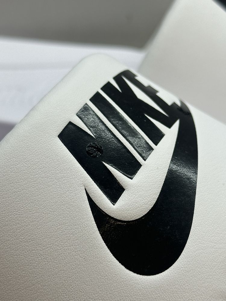 Шльопанці Nike жіночі