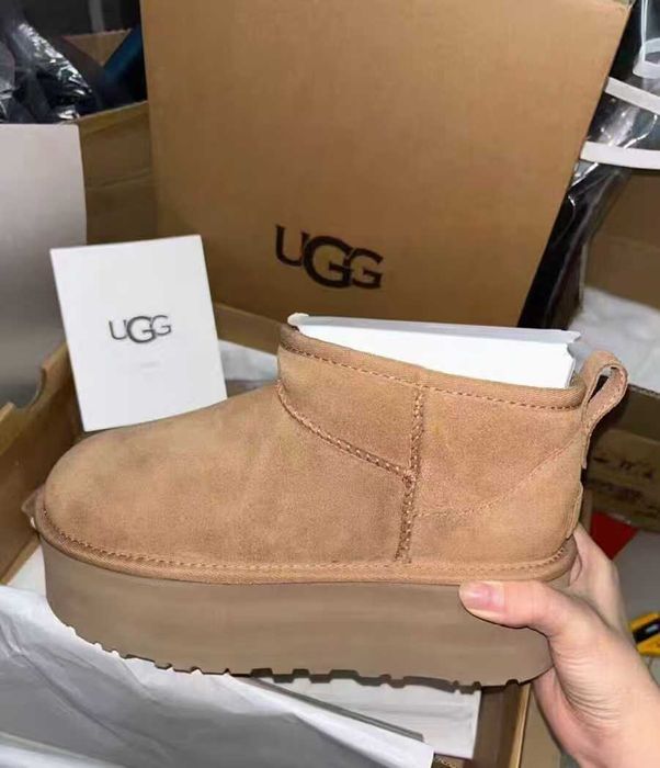 Buty na platformie  UGG_Classic R.40
