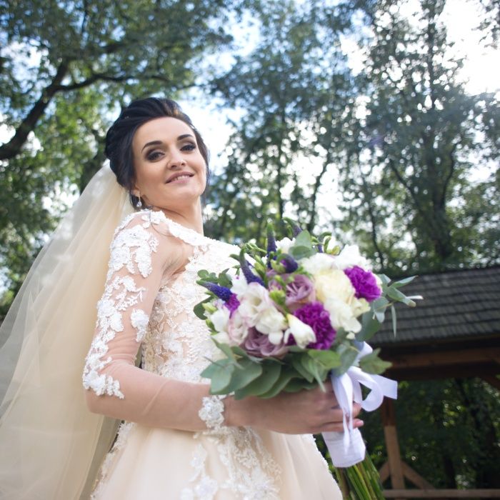 Весільне плаття кольору пудра