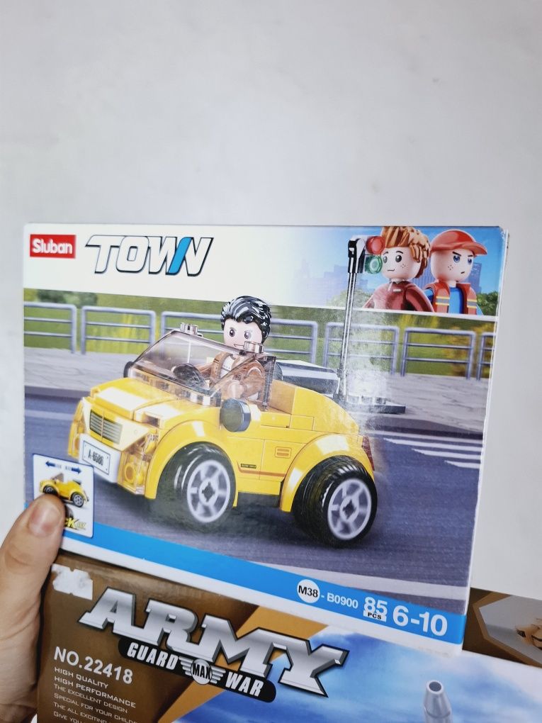 Лот два набора конструктор военная машинка и легковая лего Lego