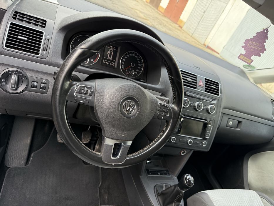Vw touran cross 2015r bogate wyposazenie/sam parkuje, 7 osobowy
