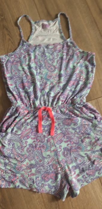 Krótki kombinezon i sweterek 146