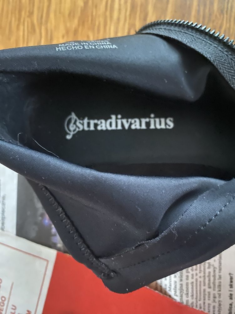 Czarne sztyblety Stradivardius