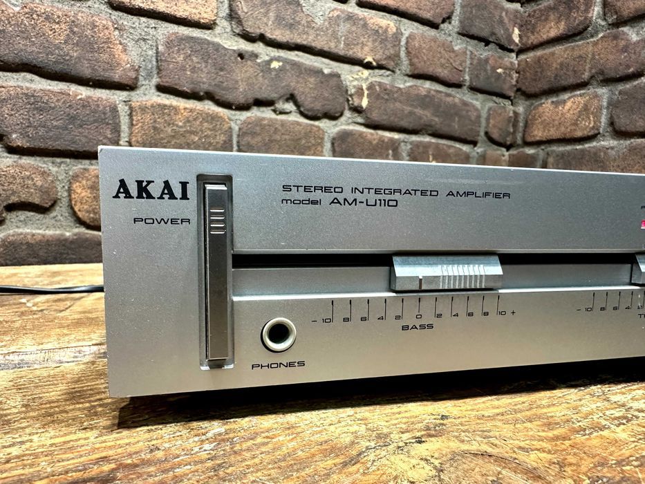 Wzmacniacz Stereo Akai AM-U110