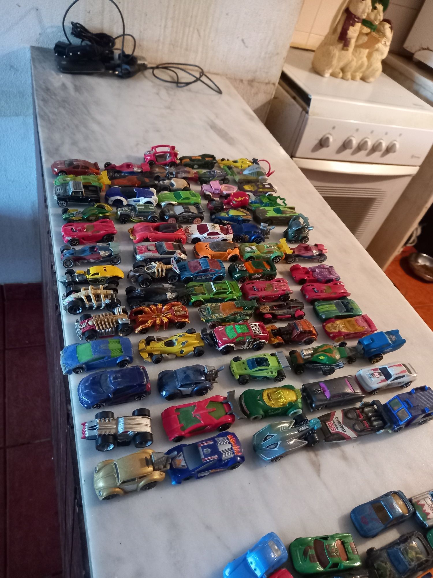 Conjunto de 107 Carrinhos Hotwheels/Outros