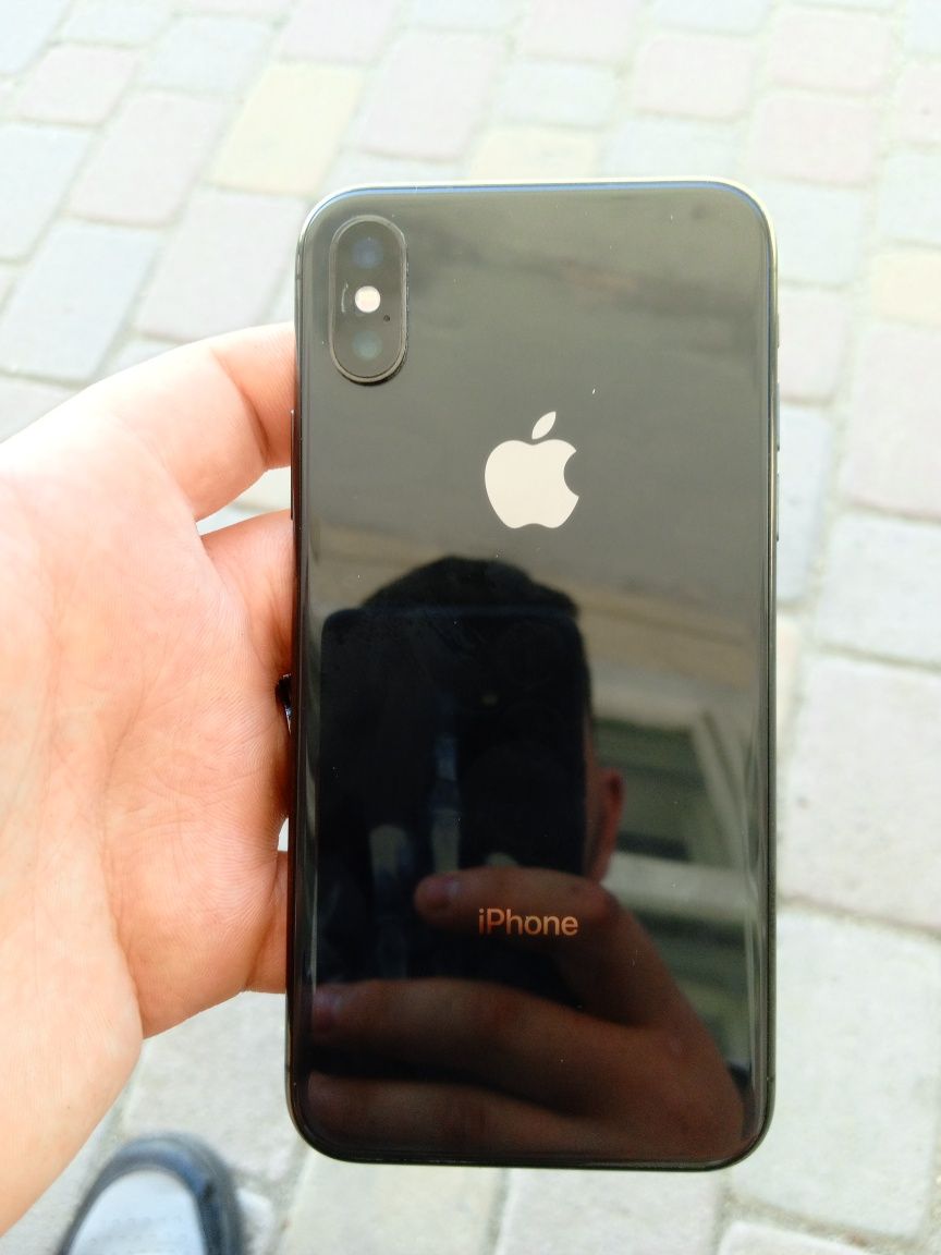 Iphone 10 не залочений