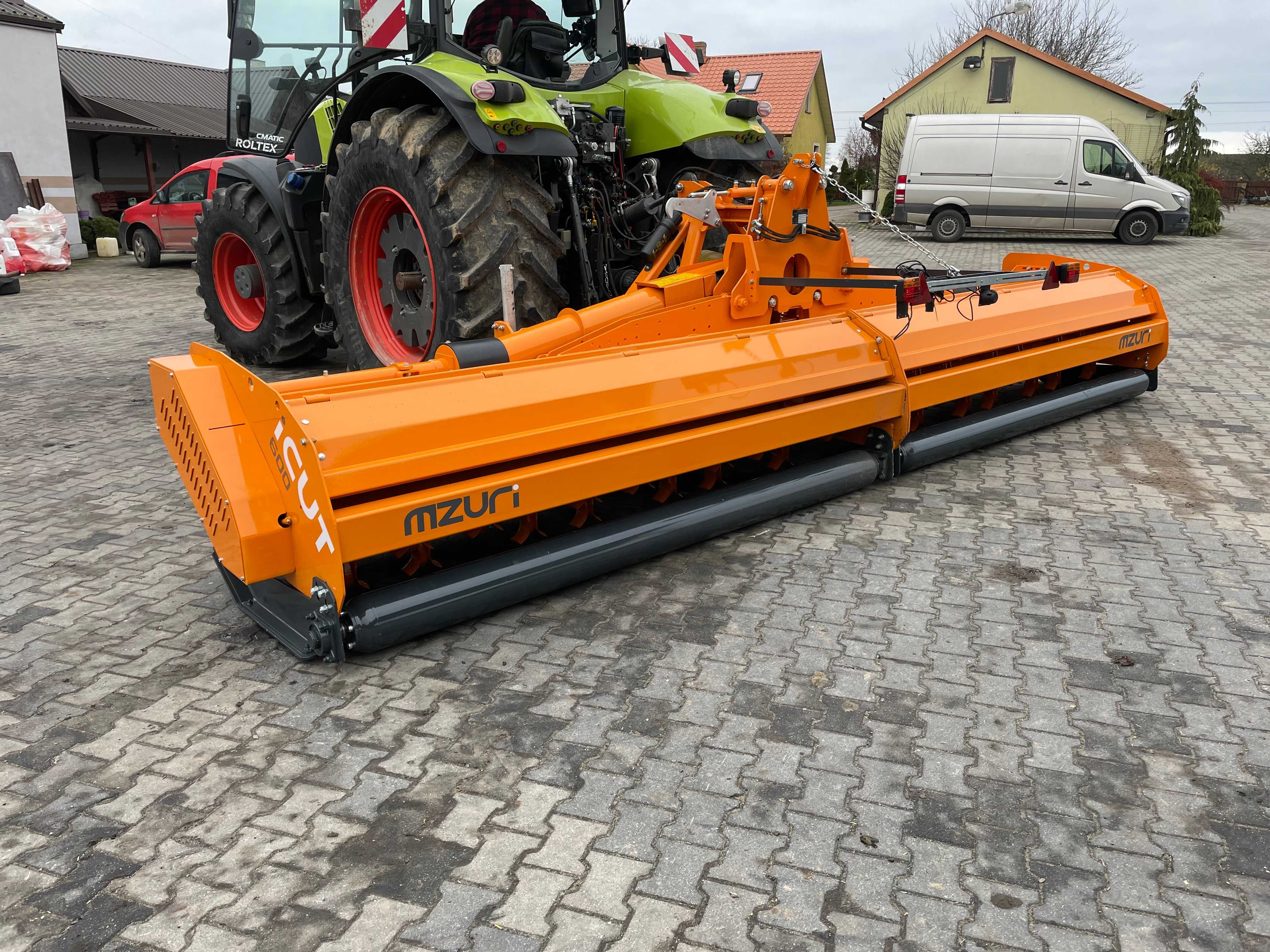 Siew Pasowy StripTill Claas Mzuri 4T Usługi Amazone  Mulczer Tempo