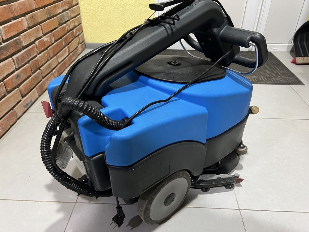 Підлогомиюча машина BECKER A1 36B