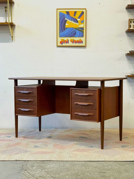 Biurko tekowe wolnostojące, Dania lata 60/70, vintage, mid-c modern