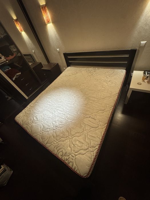 Матрац 160 на 200 б/у