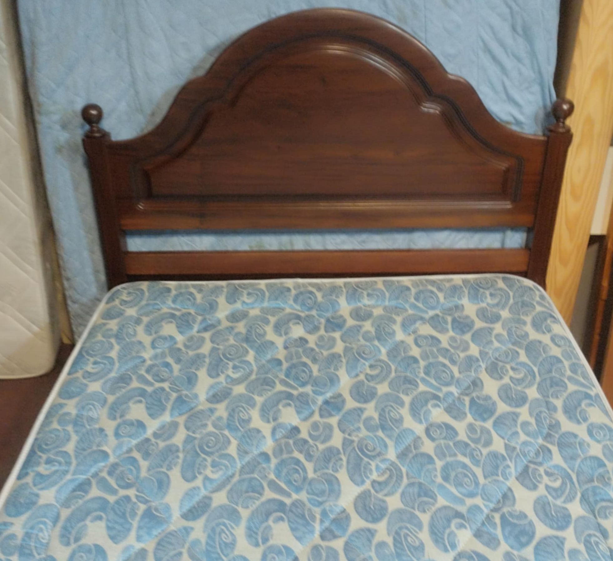 Cama de casal com colchão