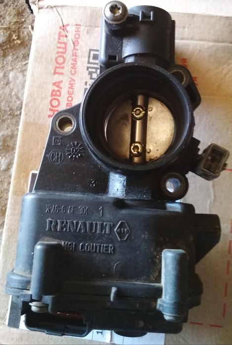 Дроссельна заслонка Renault 8200096038