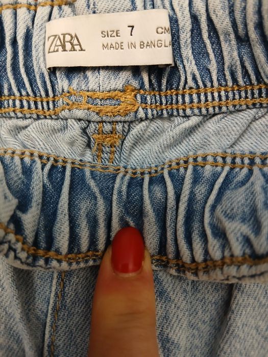 Джинси на  дівчику 7 - 8 років