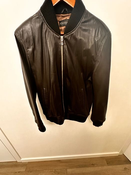 Коричнева Куртка перфорована шкіряна