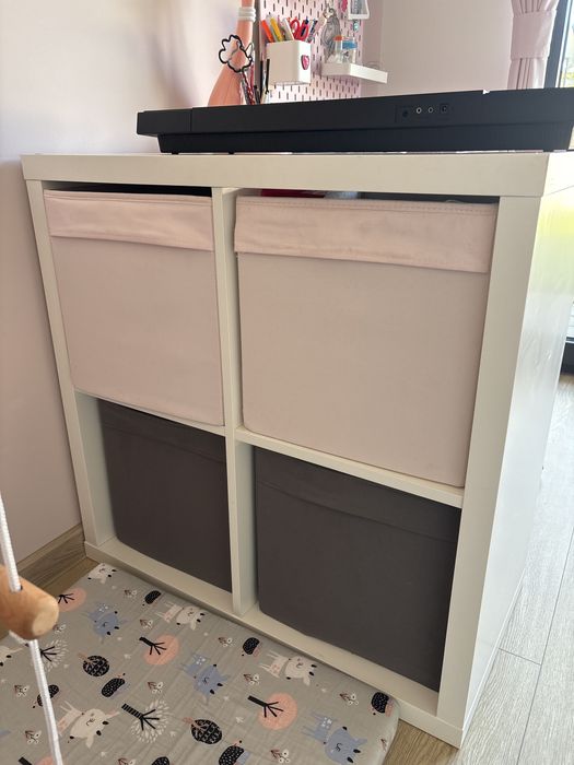 Kallax regał z pojamnikami