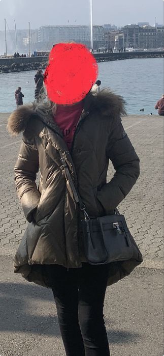 Пухова куртка Moncler