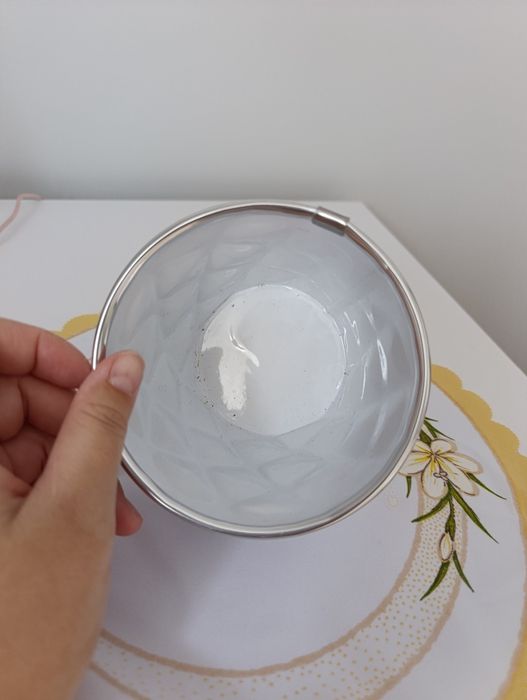 Doniczka biało srebrna metalowa