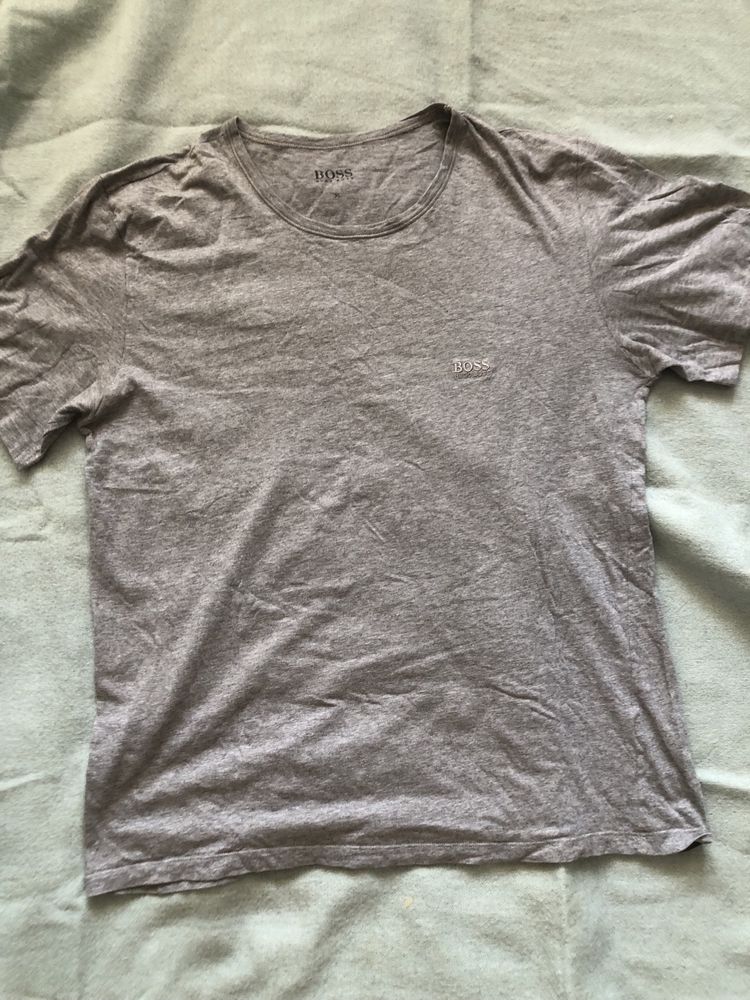 T’shirt manga curta decote redondo, usada