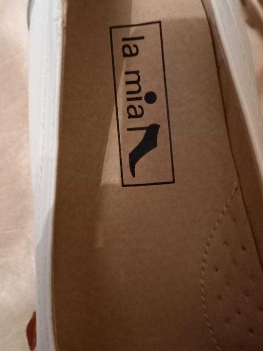 Новые красивые туфли размер 39 кожа