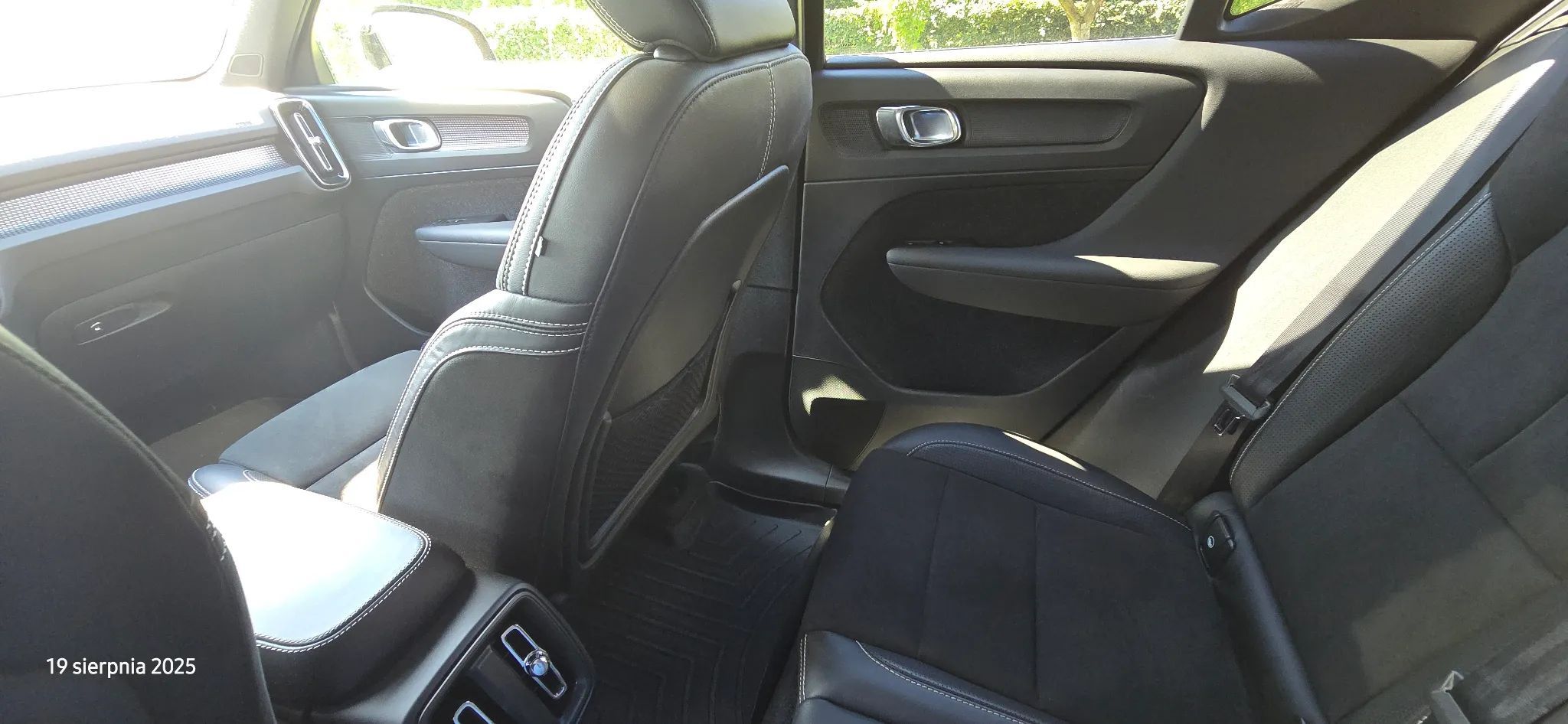 Volvo XC 40 VOLVO XC40 T5 AWD R-Design
