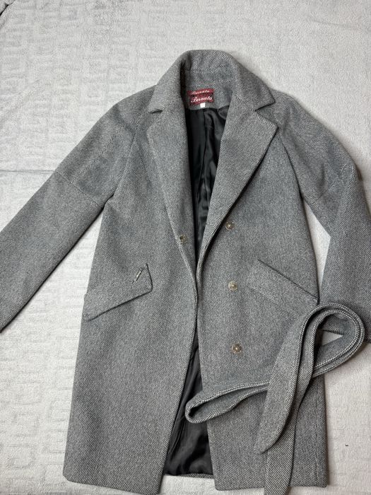 Сіре жіноче пальто